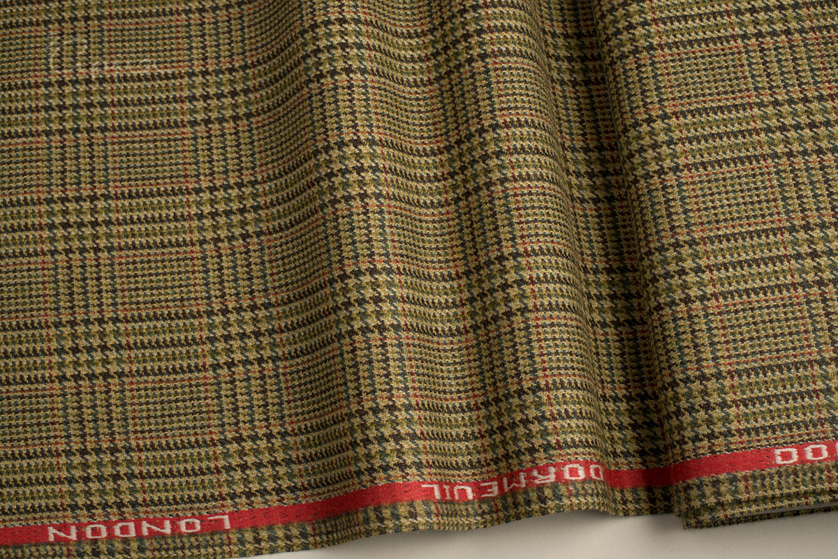 ALL WOOL FABRIC -  PRINCE OF WALES MOTIF - BEIGE, KHAKI, BROWN, CINNAMON COLOR