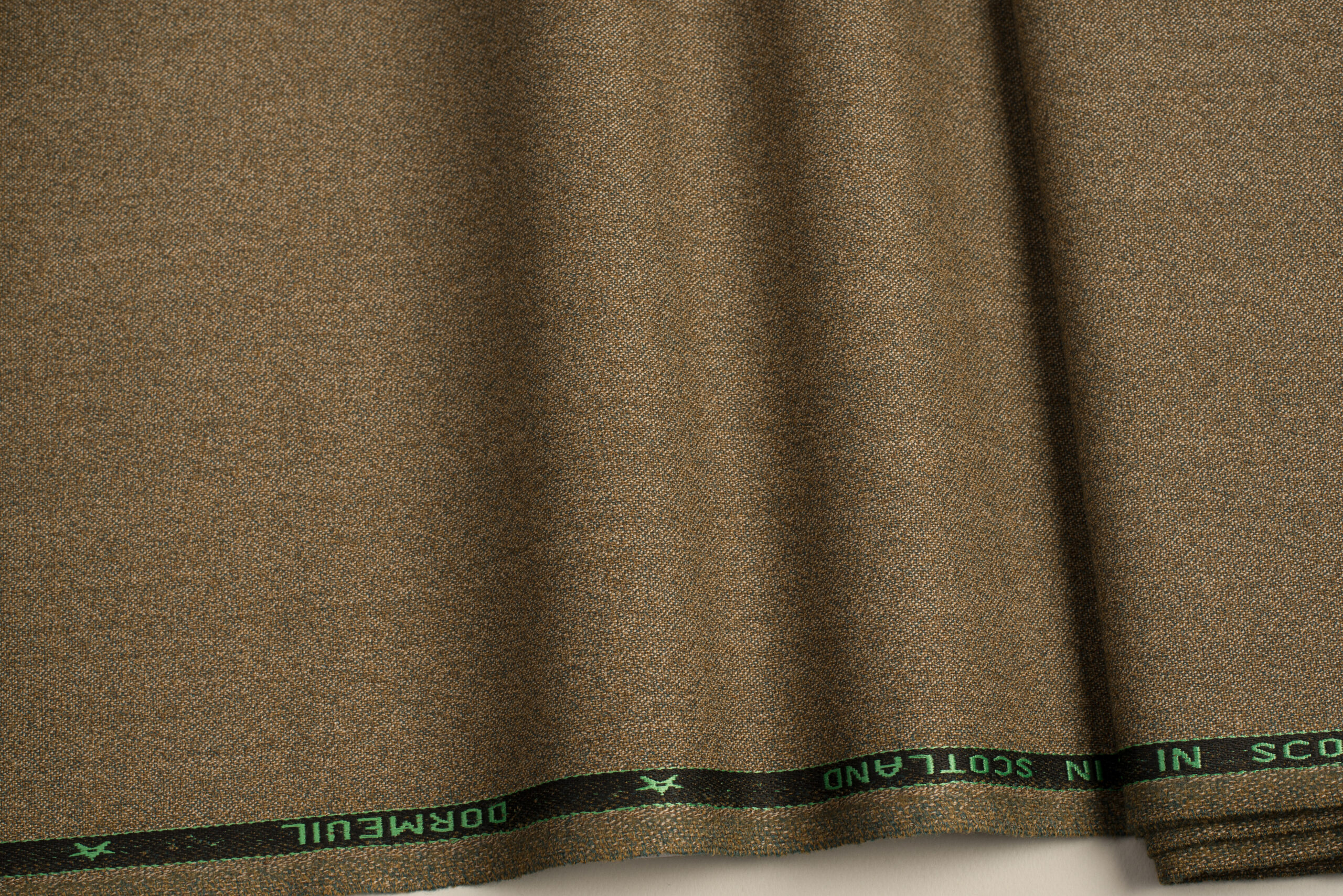 ΟΛΟΜΑΛΛΟ ΥΦΑΣΜΑ - TWEED ΣΧΕΔΙΟ - ΜΠΕΖ, ΚΑΦΕ, ΠΡΑΣΙΝΟ ΧΡΩΜΑ - DORMEUIL