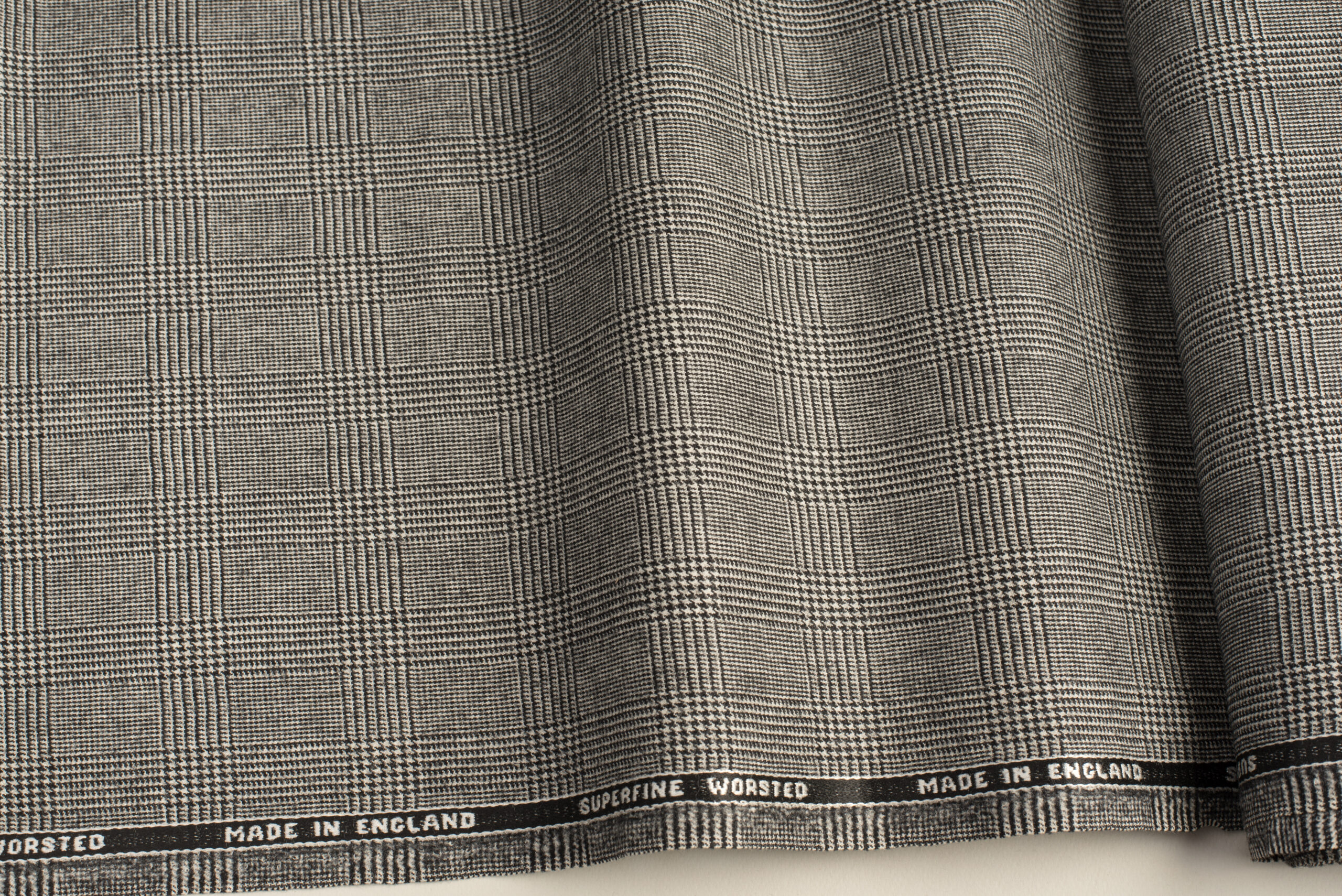 ΟΛΟΜΑΛΛΟ ΥΦΑΣΜΑ - ΚΑΡΩ ΤΥΠΟΥ PRINCE OF WALES - ΜΑΥΡΟ, ΑΣΠΡΟ ΧΡΩΜΑ