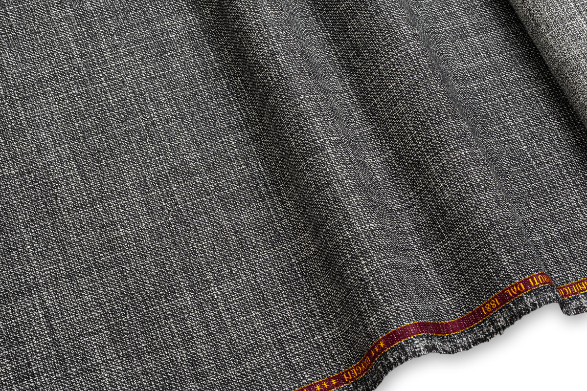 malli-metaksi-yfasma-italias-aspro-mayro-chroma-twill-pleksi