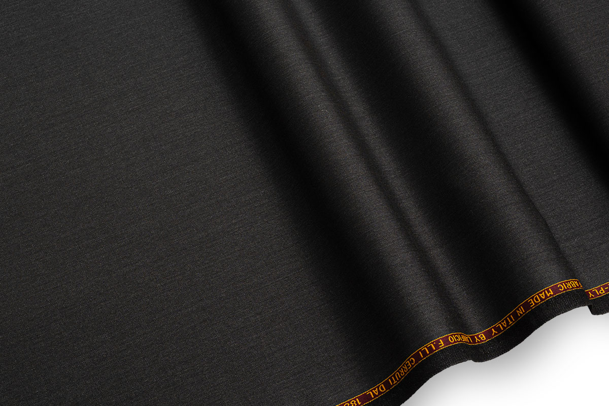 olomallo-yfasma-italias-anthraki-chroma-diklono