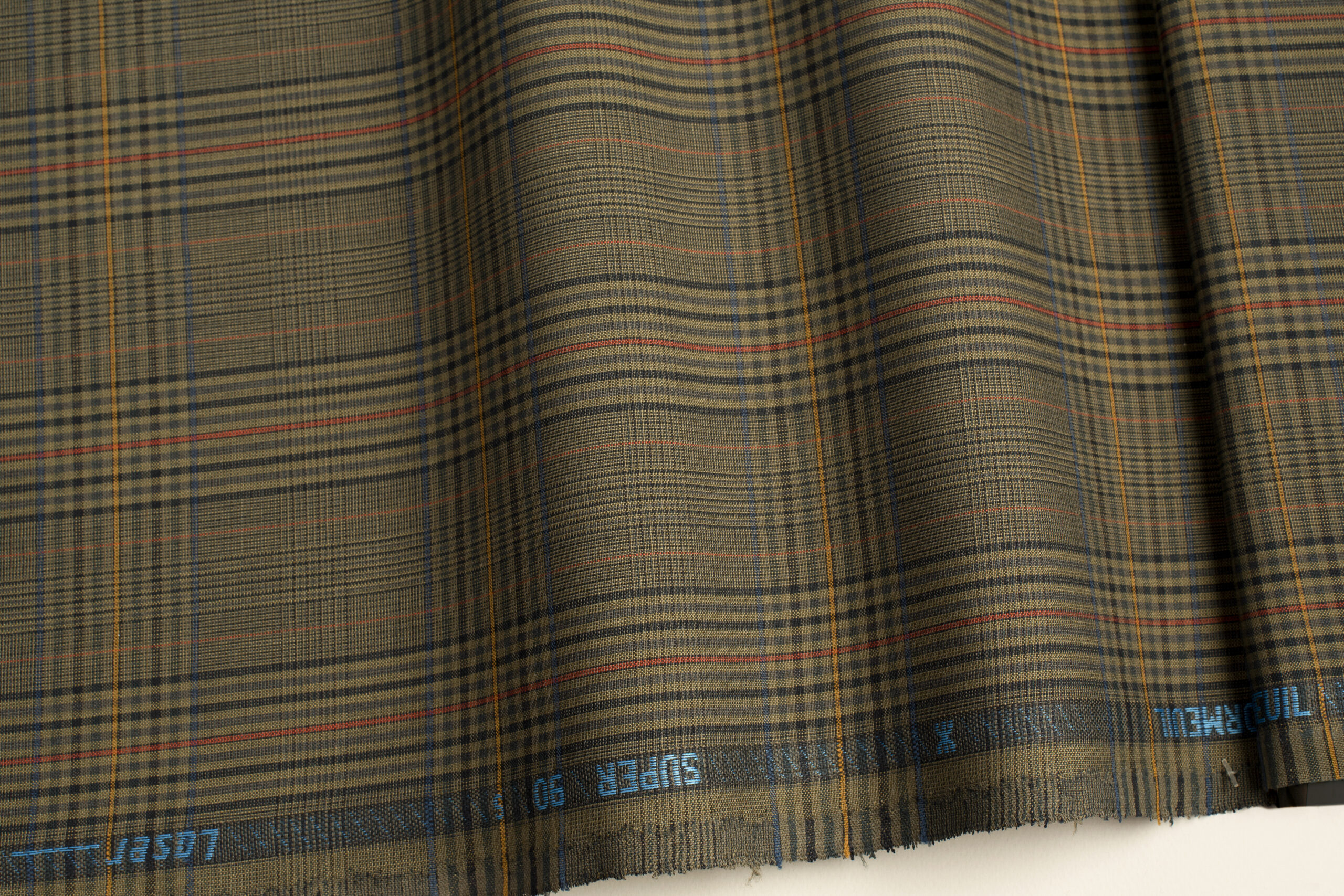 olomallo-yfasma-agglia-ladi-kokkino-kitrino-mple-skoyro-mple-pvercheck-motibo