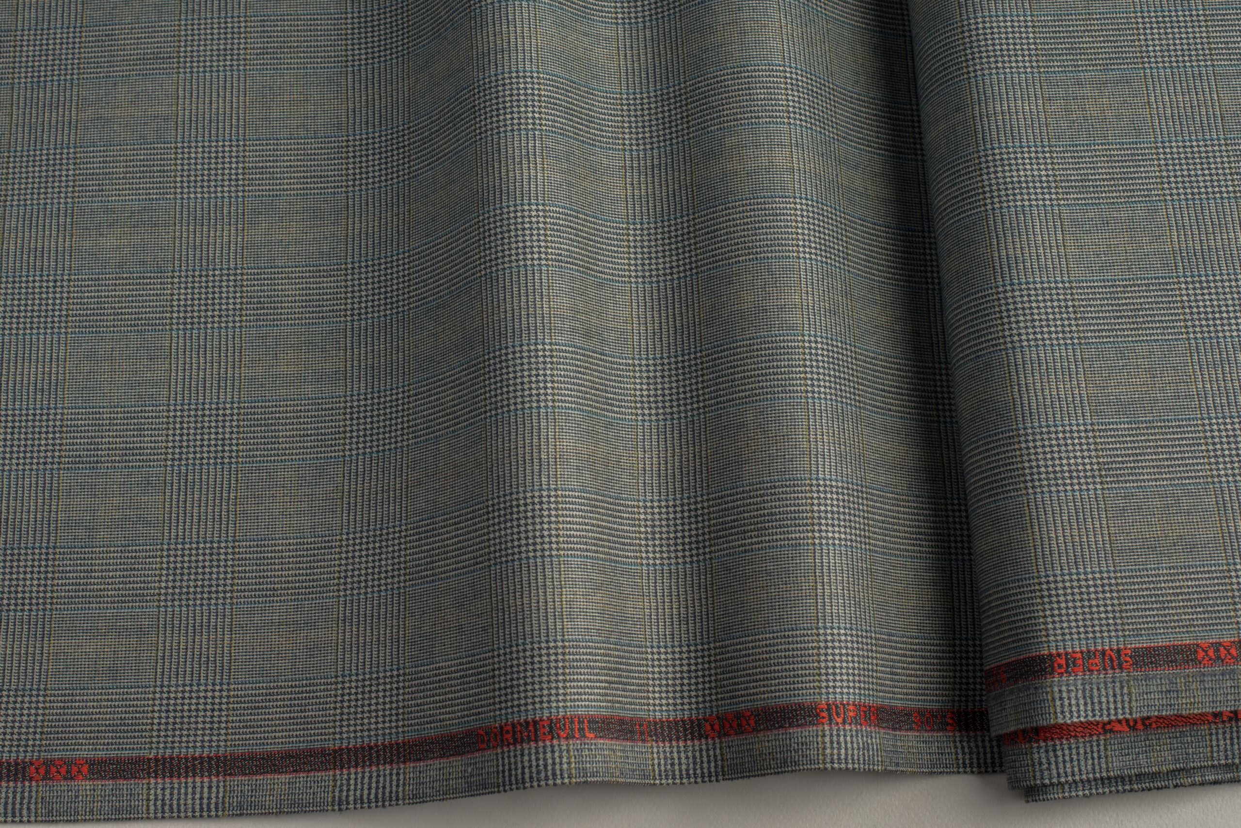 olomallo-yfasma-agglias-gkri-gkri-mple-galazio-kitrino-chroma-prince-of-wales-motibo