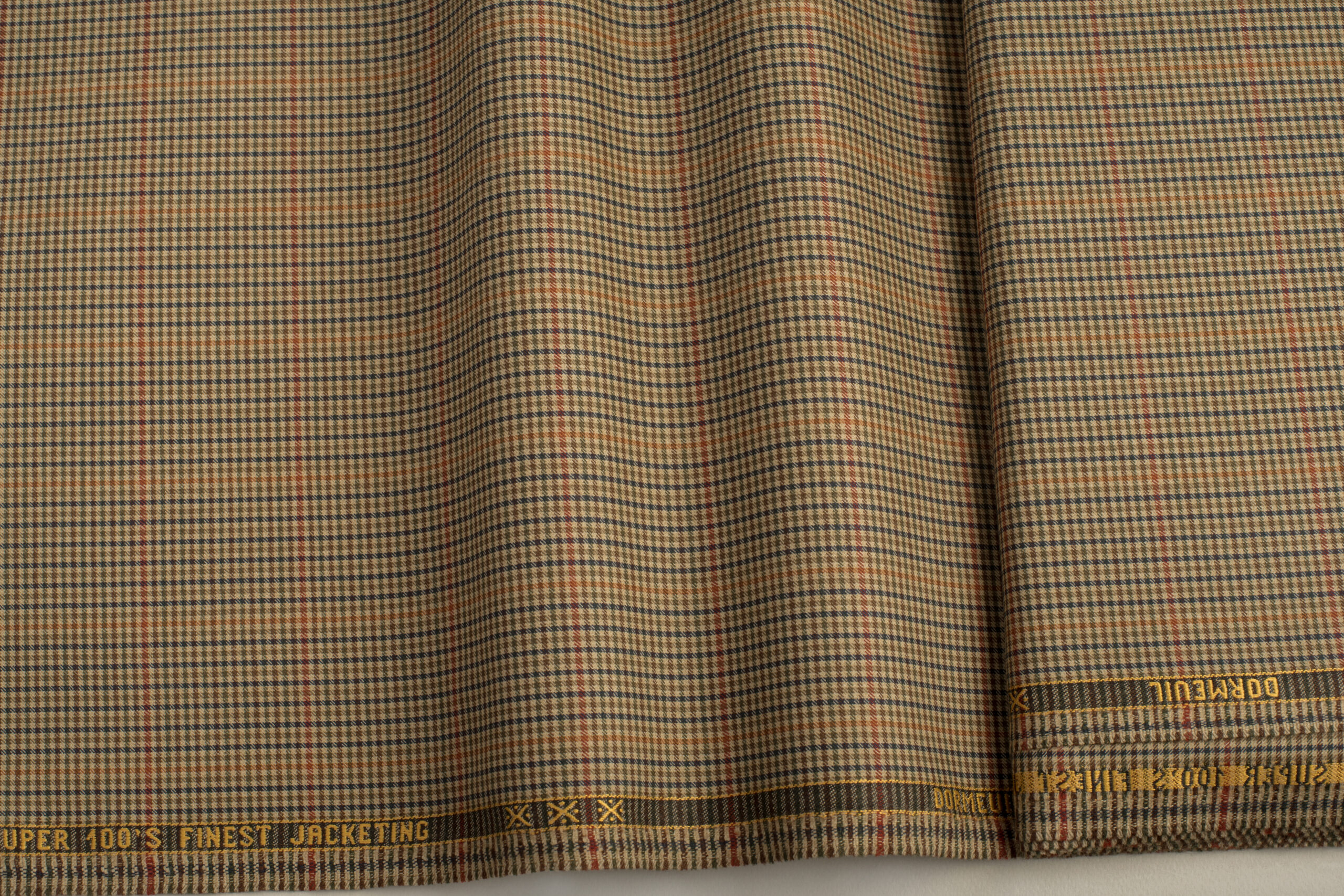 olomallo-yfasma-agglias-mpez-mple-ladi-kokkino-portokali-chrom-overcheck-petit-karo-motibo