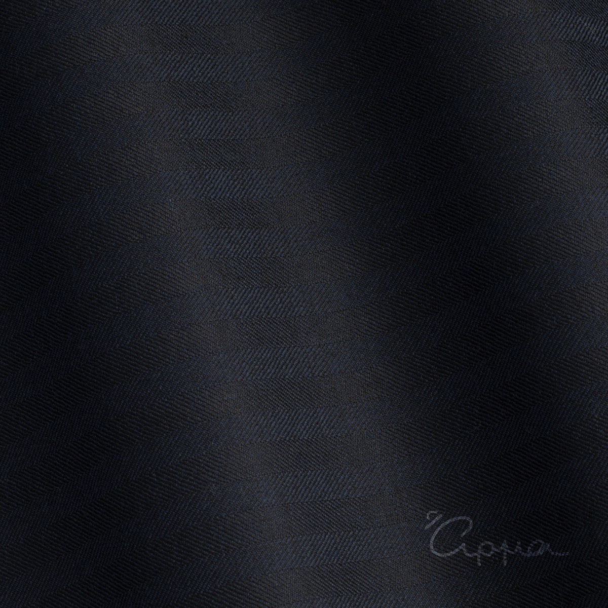 malli-metaksi-yfasma-agglia-skyro-mple-chroma-herringbone-motibo