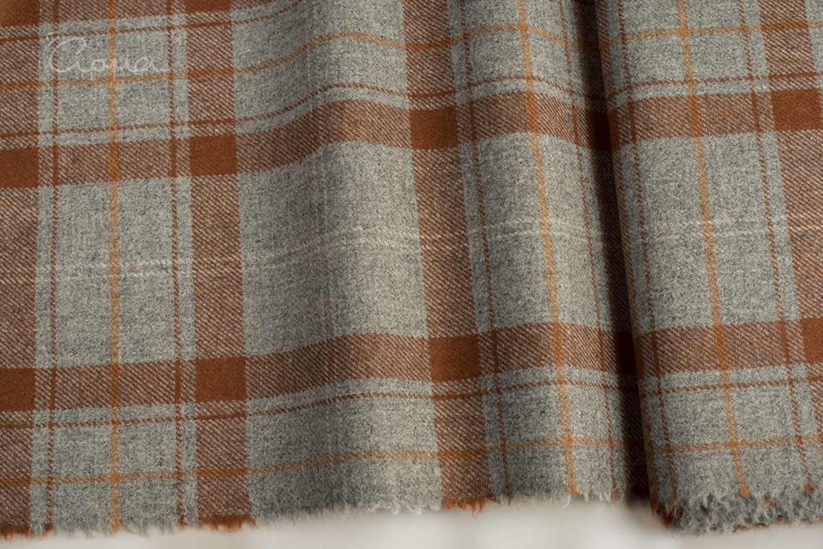 olomallo-yfasma-agglia-gkri-kaneli-chroma-overcheck-motibo